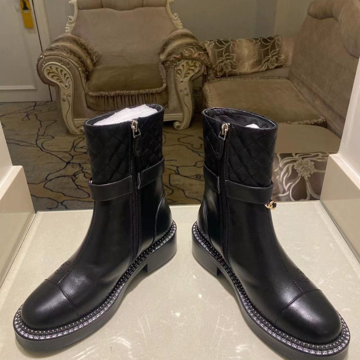 Woemn Classic Chain Martin boots 900092701