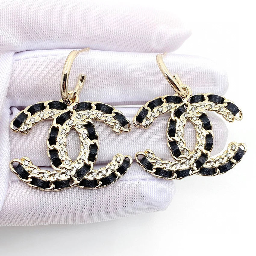 Classic and versatile women's earrings 1024072505