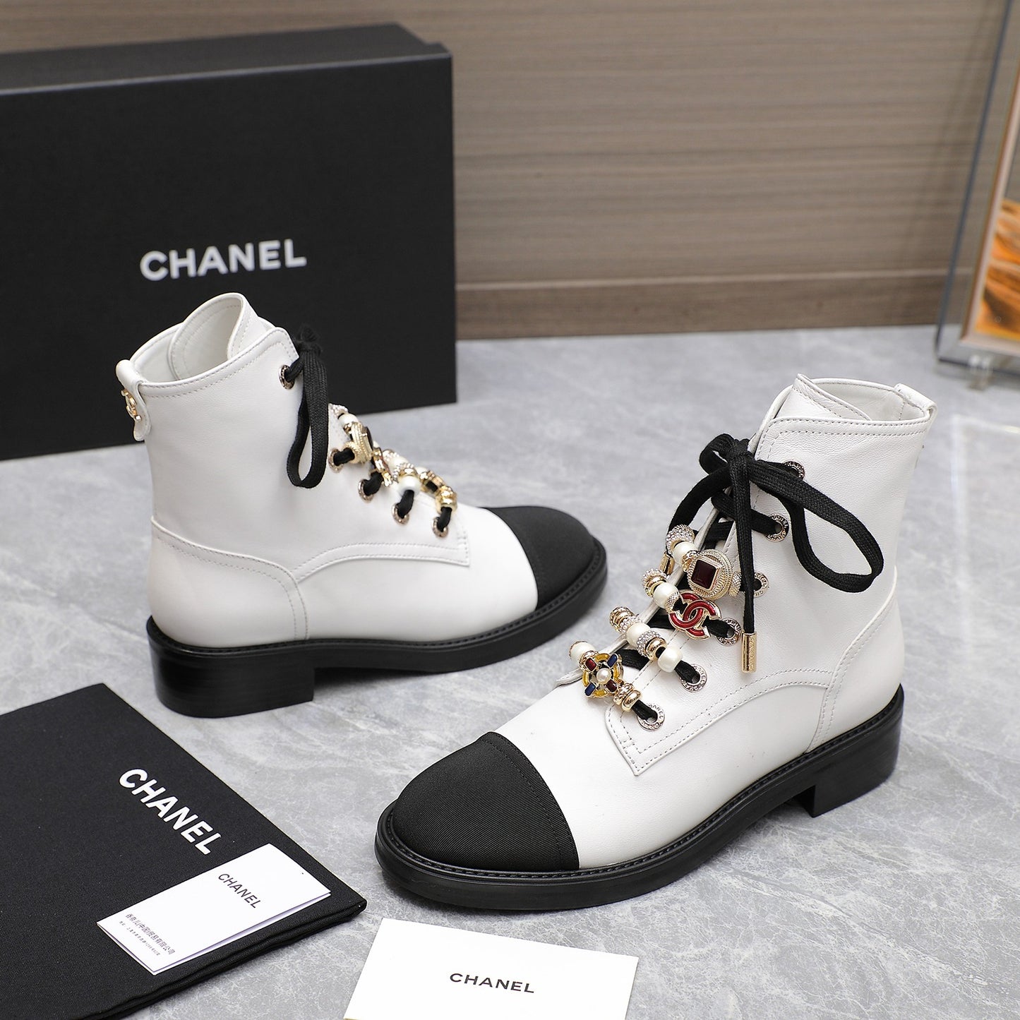 CNL24 new Martin boots decorated with double C pearl gem heavy metal buckle 0724090503