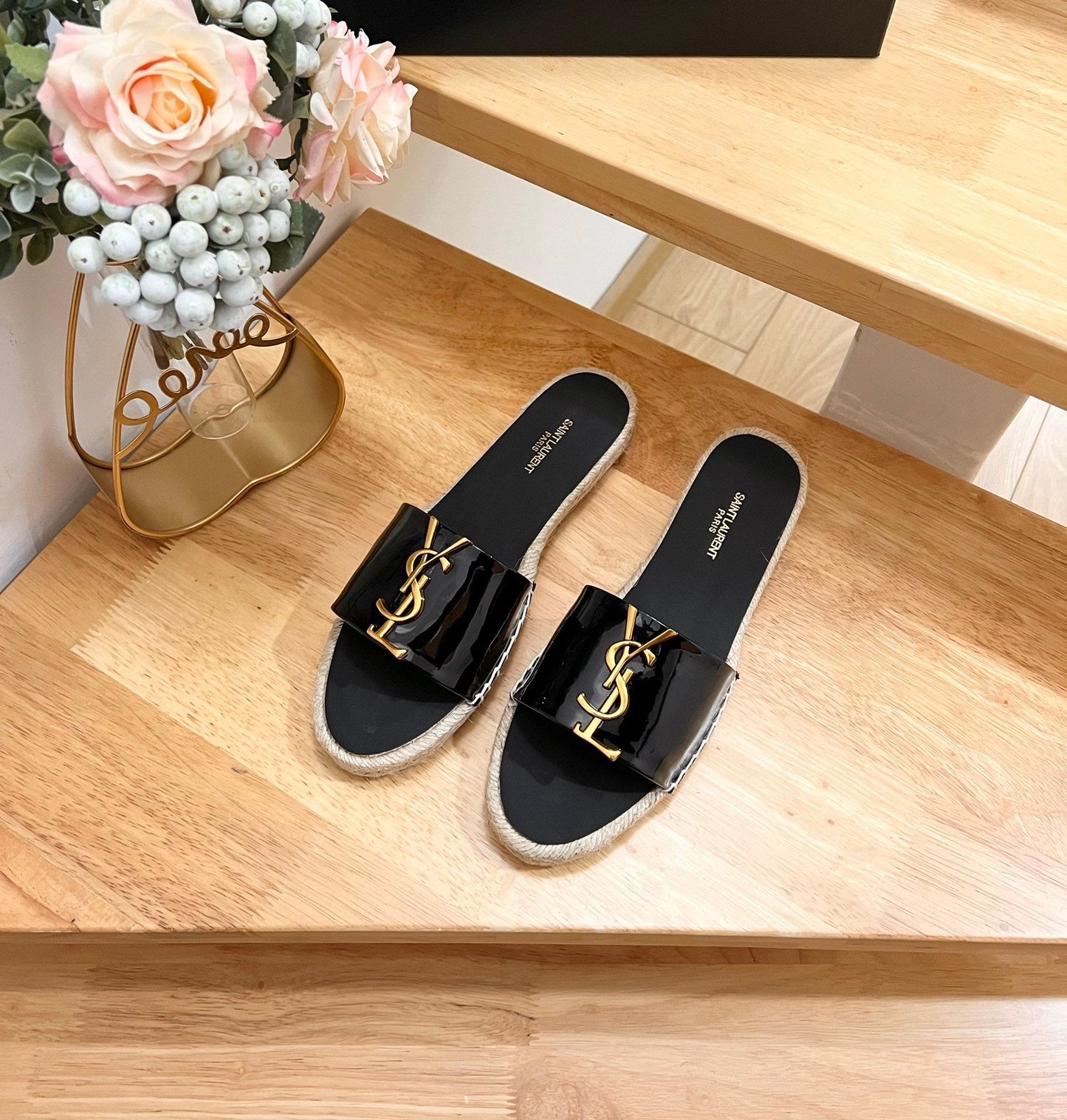 SL Fashionable Patent Leather Gold Letter LOGO Slippers 0724011103