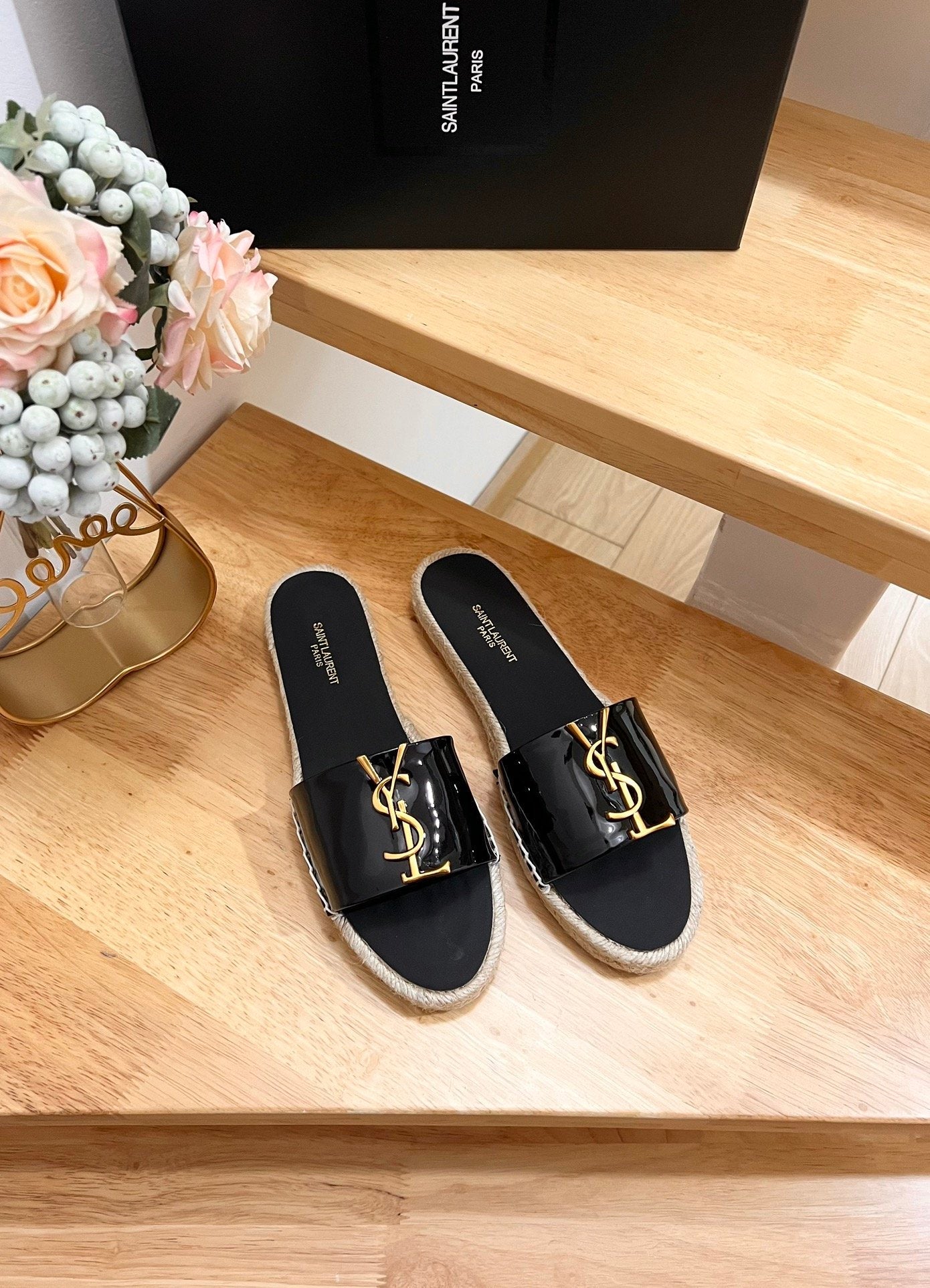 SL Fashionable Patent Leather Gold Letter LOGO Slippers 0724011103