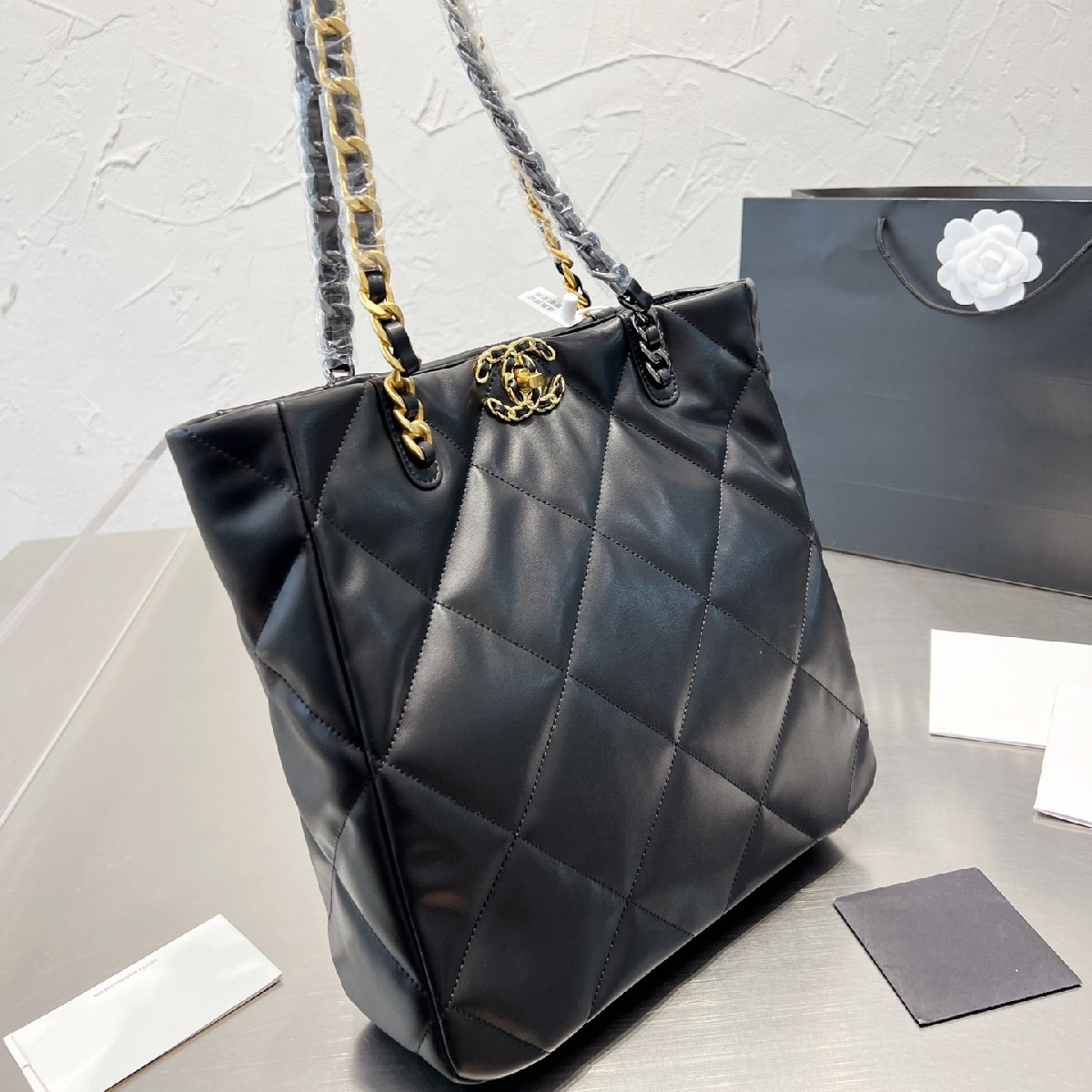 Shopping Bags With Gold-color Chain