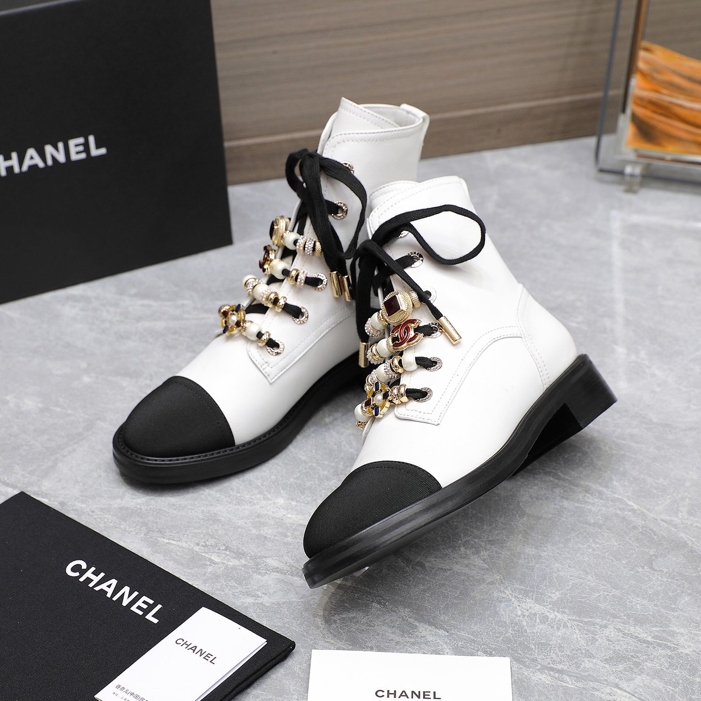CNL24 new Martin boots decorated with double C pearl gem heavy metal buckle 0724090503