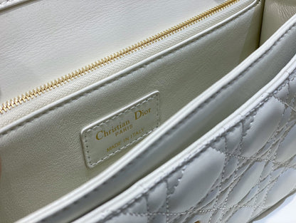 New leather handbags in five colors X083001