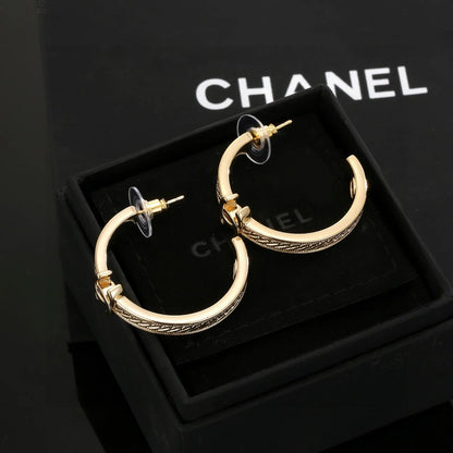 Classic and versatile celebrity stud earrings 1025030502