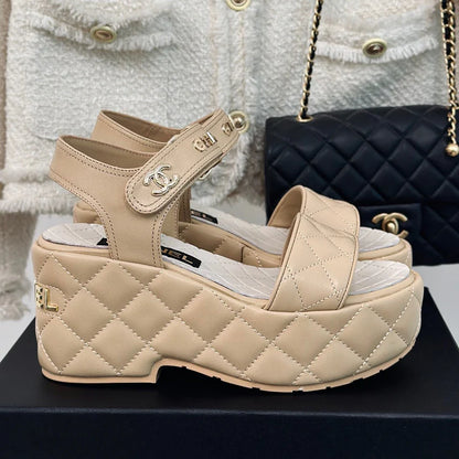 Fashion and versatile thick sole sandals 1024052321