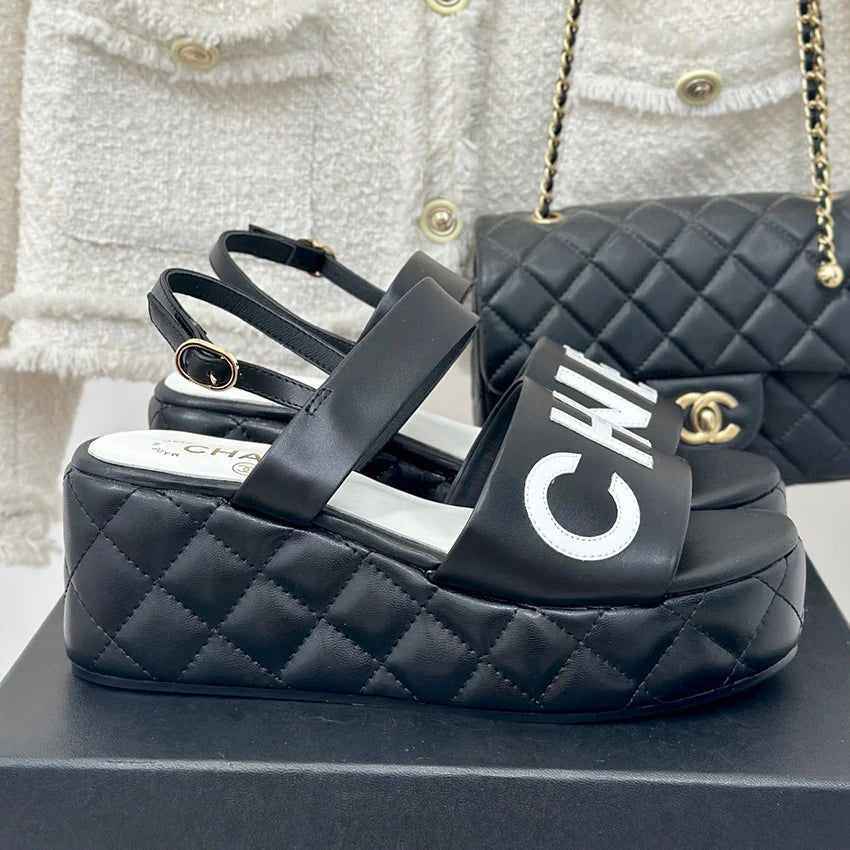 Fashion and versatile thick sole sandals 1024052323