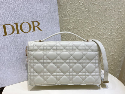New leather handbags in five colors X083001