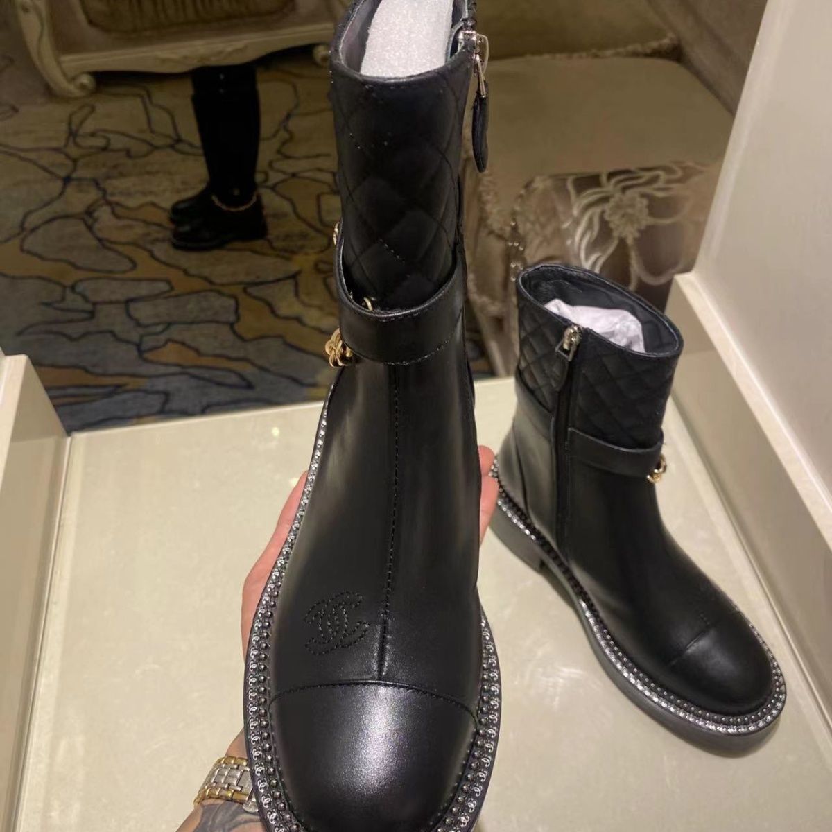 Woemn Classic Chain Martin boots 900092701