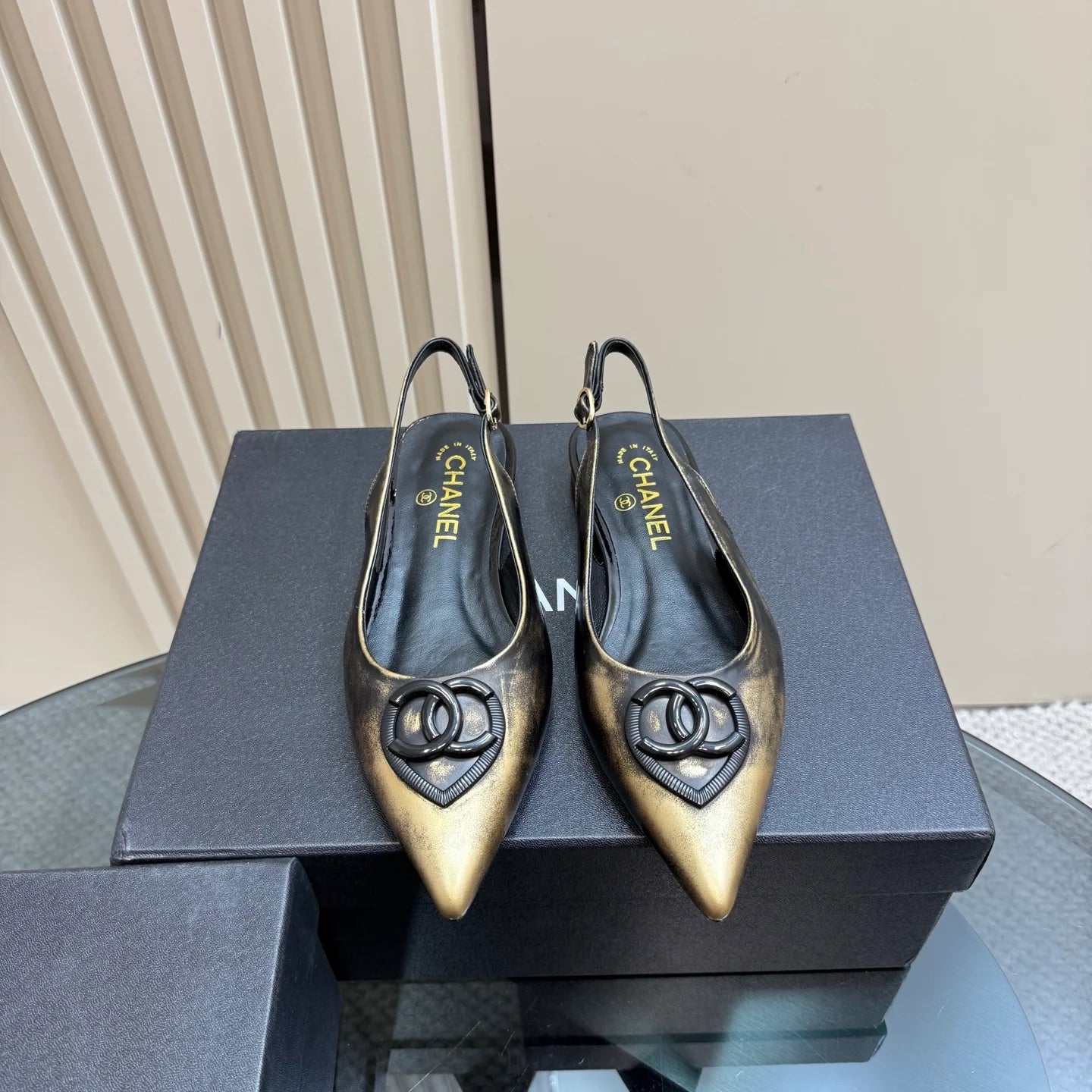 Top High-end Flat Sandals 1025030410