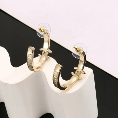 Classic and versatile celebrity stud earrings 1025030502
